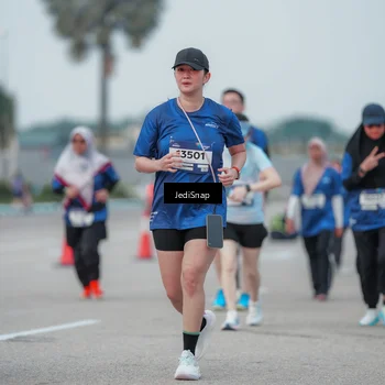 Runner Photo 7553087