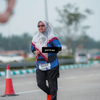 Runner Photo 7553105