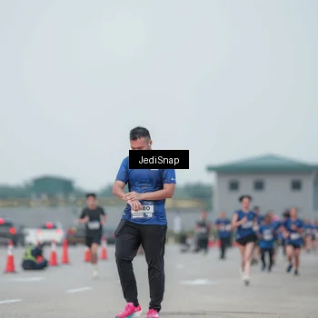 Runner Photo 7553152