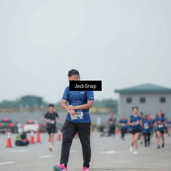 Runner Photo 7553153