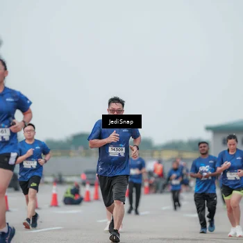 Runner Photo 7553189