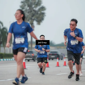 Runner Photo 7553191