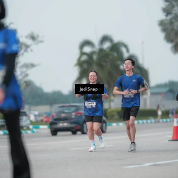 Runner Photo 7553246
