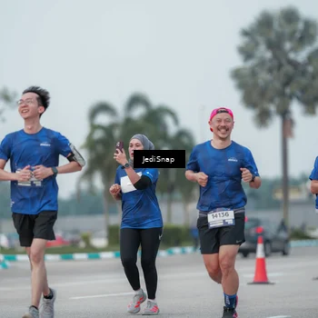 Runner Photo 7553260
