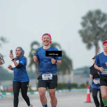 Runner Photo 7553265