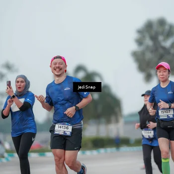 Runner Photo 7553275