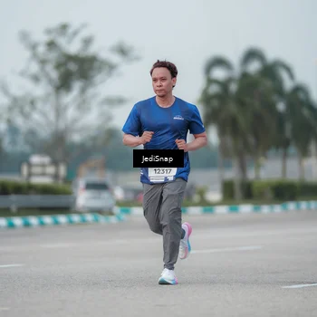 Runner Photo 7553291