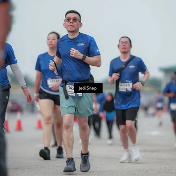 Runner Photo 7553336