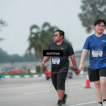 Runner Photo 7553411