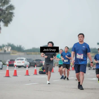 Runner Photo 7553435