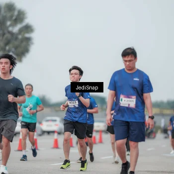 Runner Photo 7553440