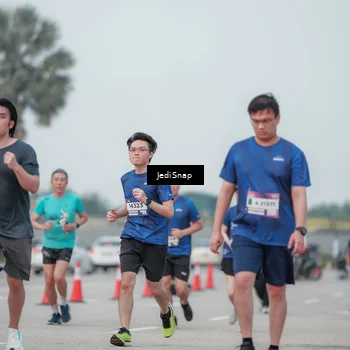 Runner Photo 7553441