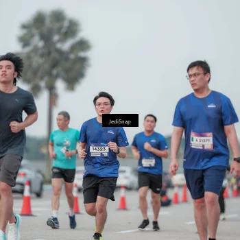 Runner Photo 7553444