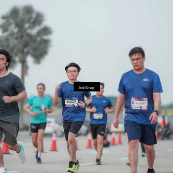Runner Photo 7553445