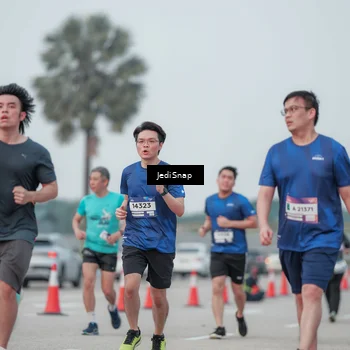 Runner Photo 7553446