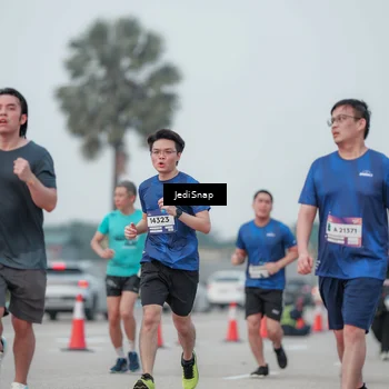 Runner Photo 7553448