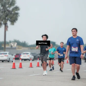 Runner Photo 7553450