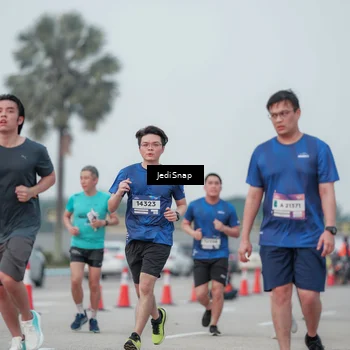 Runner Photo 7553451
