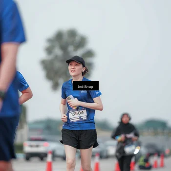 Runner Photo 7553457