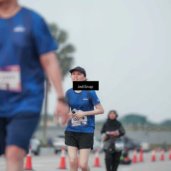 Runner Photo 7553458