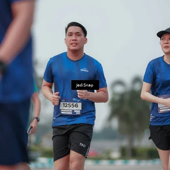 Runner Photo 7553463