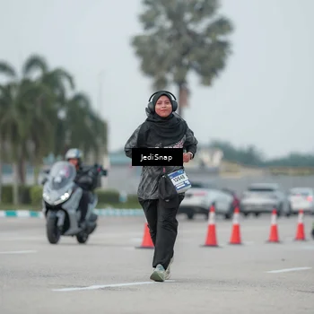 Runner Photo 7553472