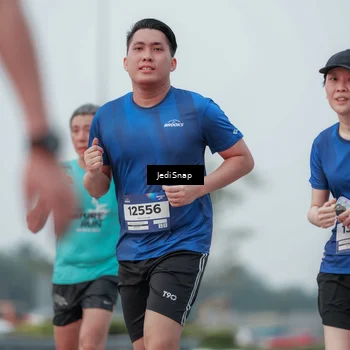 Runner Photo 7553476
