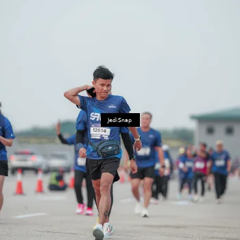 Runner Photo 7553505