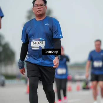 Runner Photo 7553524