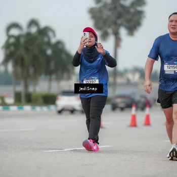 Runner Photo 7553528