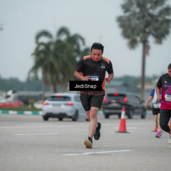 Runner Photo 7553540
