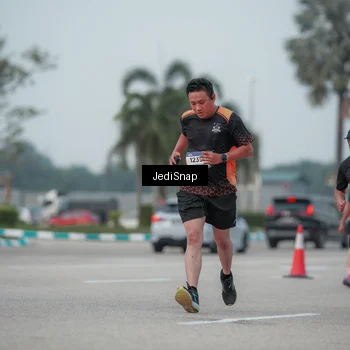 Runner Photo 7553541