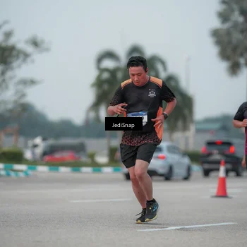 Runner Photo 7553544
