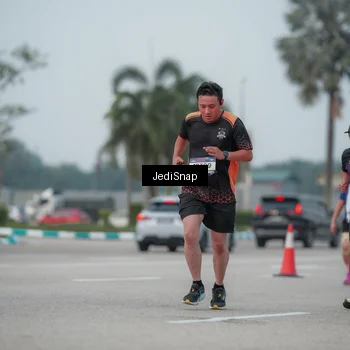 Runner Photo 7553545