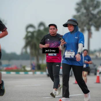 Runner Photo 7553550