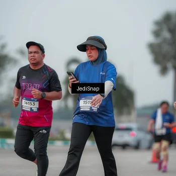 Runner Photo 7553553