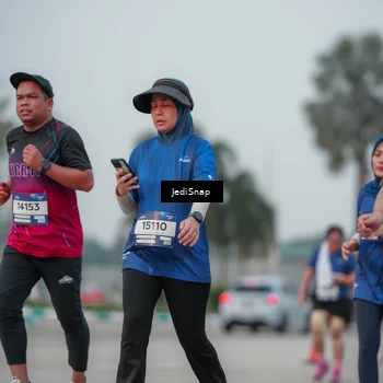 Runner Photo 7553557