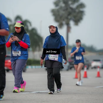 Runner Photo 7553578