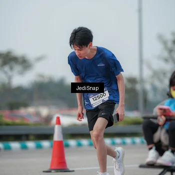 Runner Photo 7553615