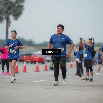 Runner Photo 7553625