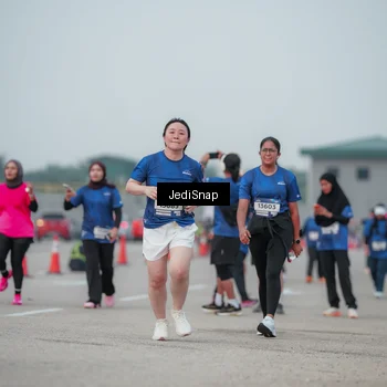 Runner Photo 7553640