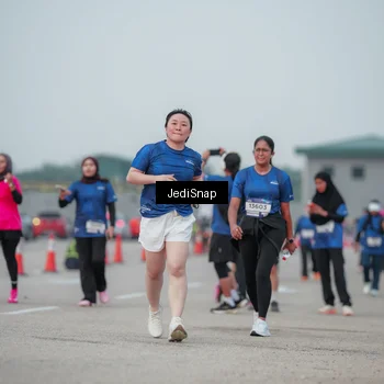 Runner Photo 7553645