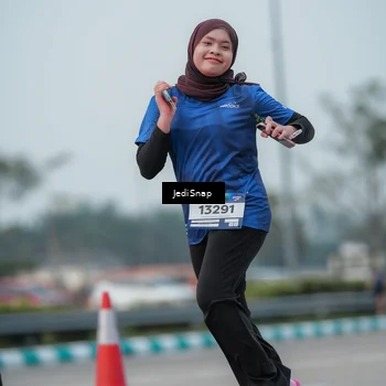 Runner Photo 7553673