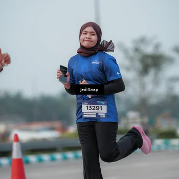 Runner Photo 7553676