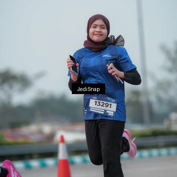 Runner Photo 7553678