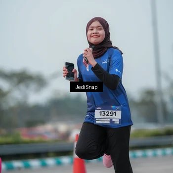 Runner Photo 7553679