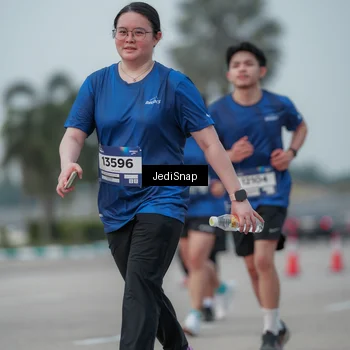 Runner Photo 7553685