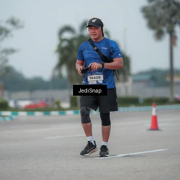 Runner Photo 7553700