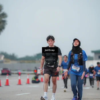 Runner Photo 7553773