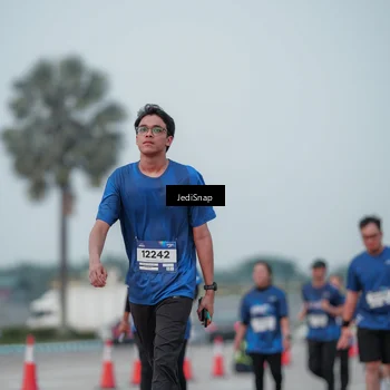 Runner Photo 7553792
